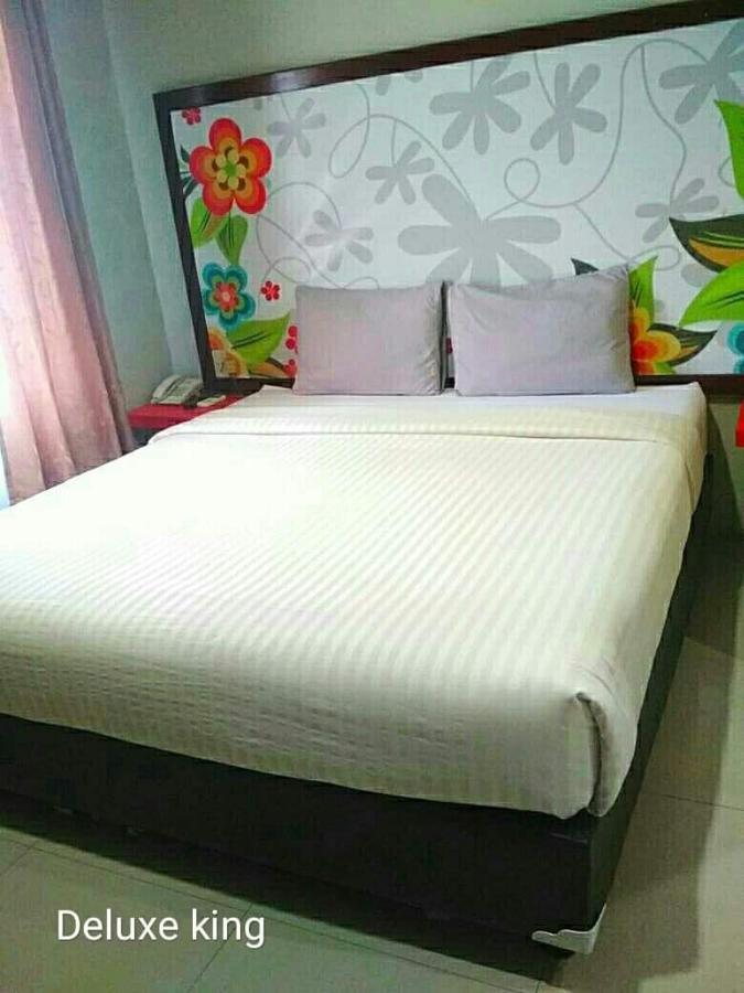 Hotel Syariah Grand Jamee Sunggal Esterno foto